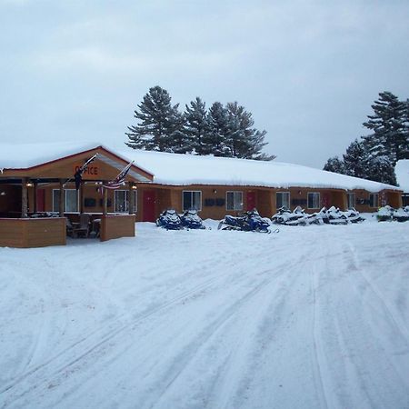 Hiawatha Lodge Inn อีเกิลริเวอร์ ภายนอก รูปภาพ