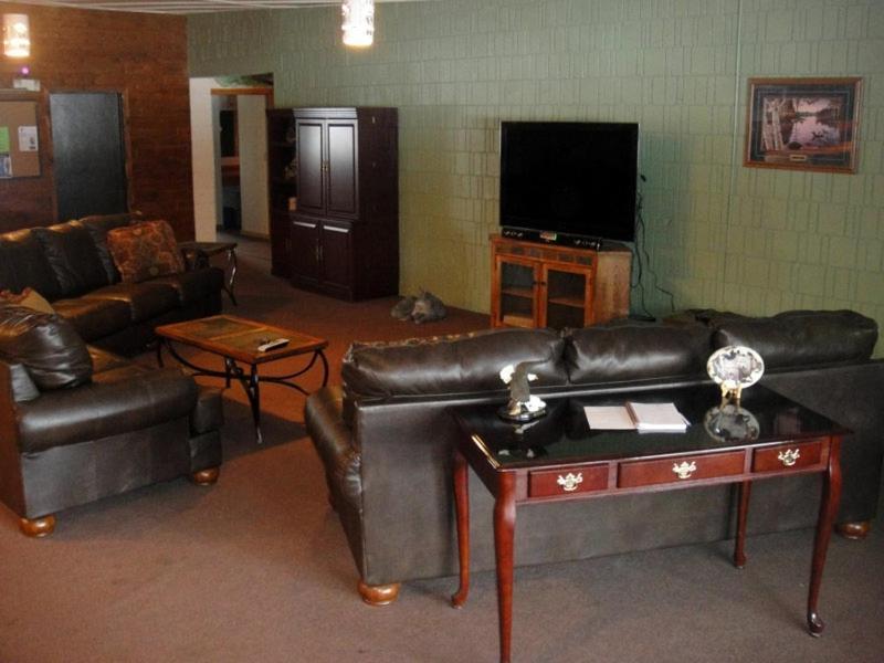 Hiawatha Lodge Inn อีเกิลริเวอร์ ภายนอก รูปภาพ